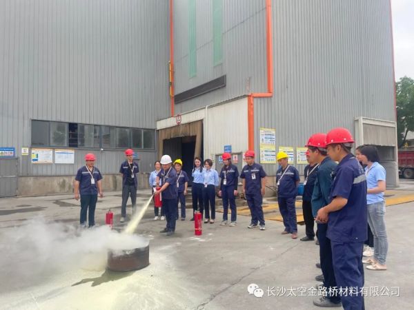 長沙太空金路橋材料有限公司,雙鋼輪壓路機(jī),福格勒瀝青攤鋪機(jī),AC系列,AF系列,SBS系列