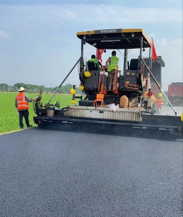 長沙太空金路橋材料有限公司,雙鋼輪壓路機(jī),福格勒瀝青攤鋪機(jī),AC系列,AF系列,SBS系列